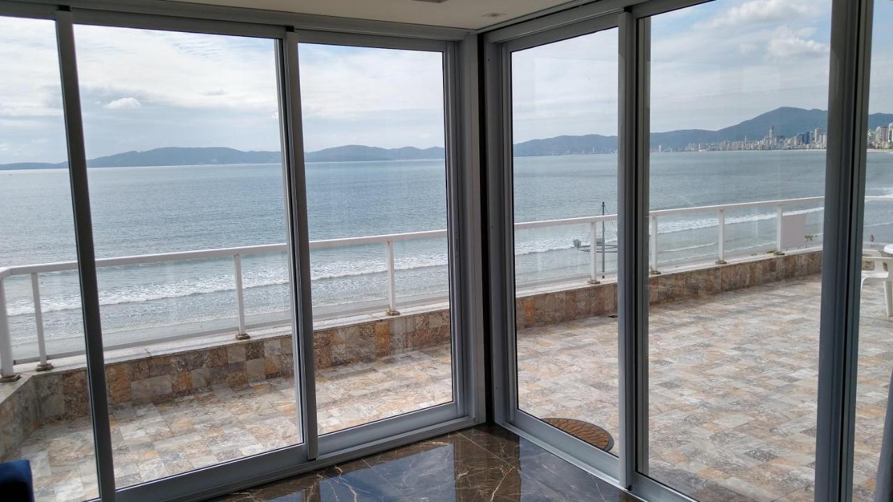 Apartamento De Cobertura Frente Para O Mar Itapema Luaran gambar