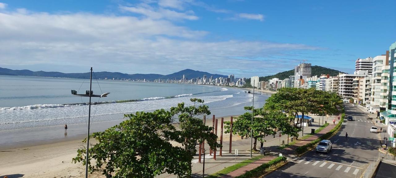 Apartamento De Cobertura Frente Para O Mar Itapema Luaran gambar