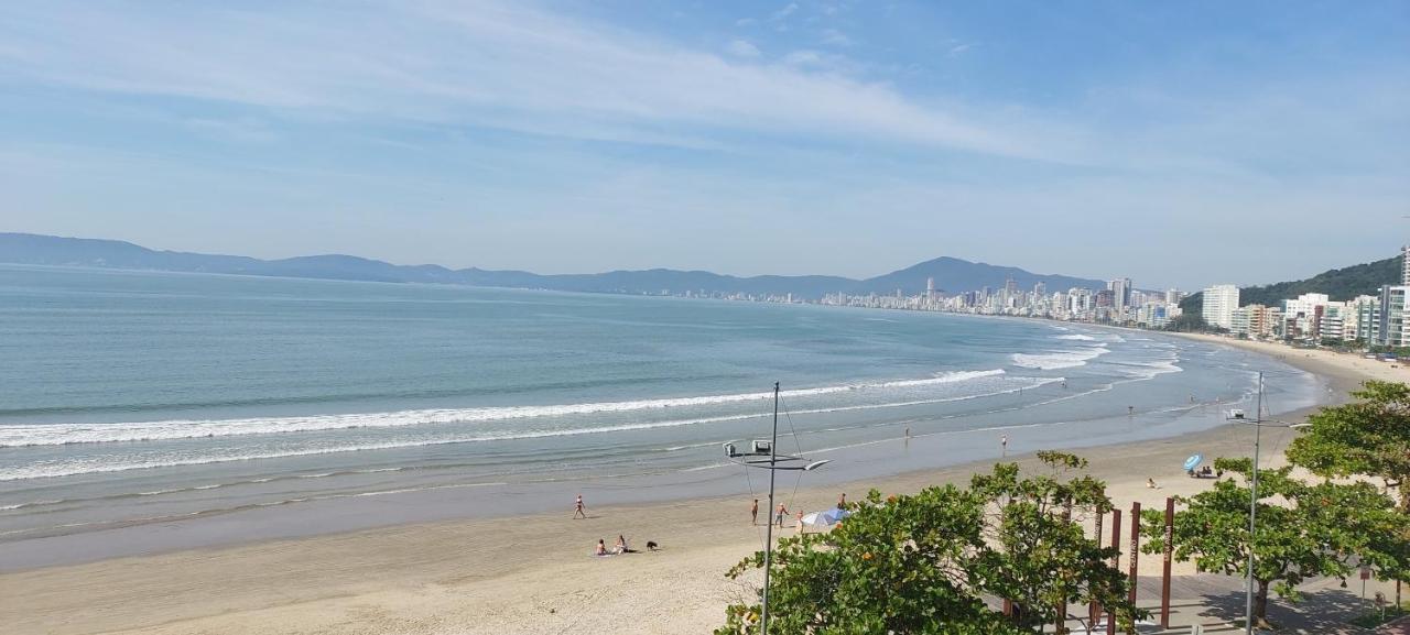 Apartamento De Cobertura Frente Para O Mar Itapema Luaran gambar