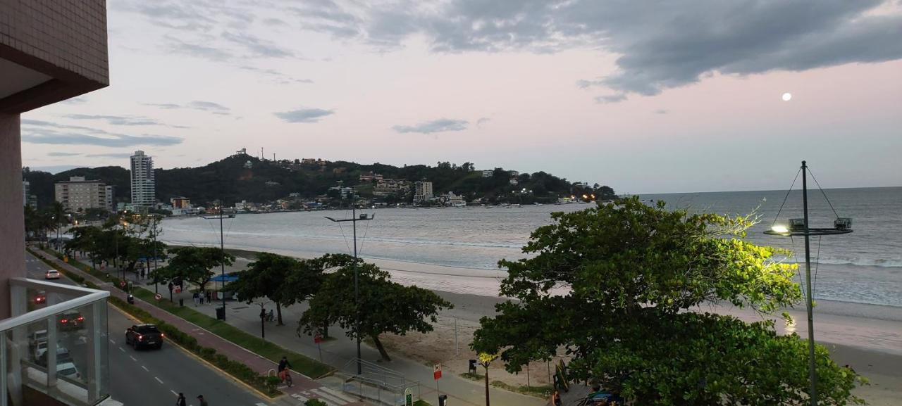 Apartamento De Cobertura Frente Para O Mar Itapema Luaran gambar