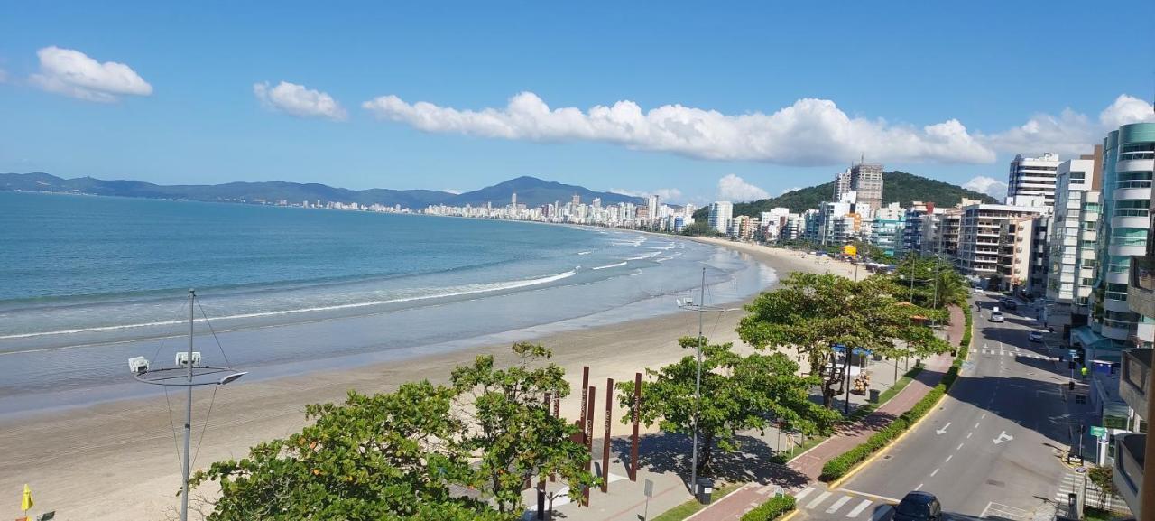 Apartamento De Cobertura Frente Para O Mar Itapema Luaran gambar