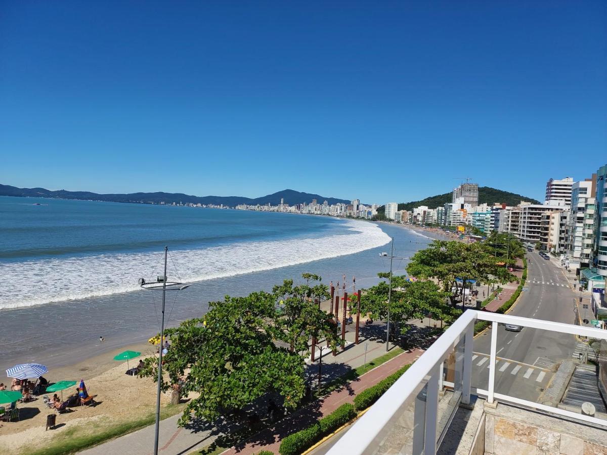 Apartamento De Cobertura Frente Para O Mar Itapema Luaran gambar